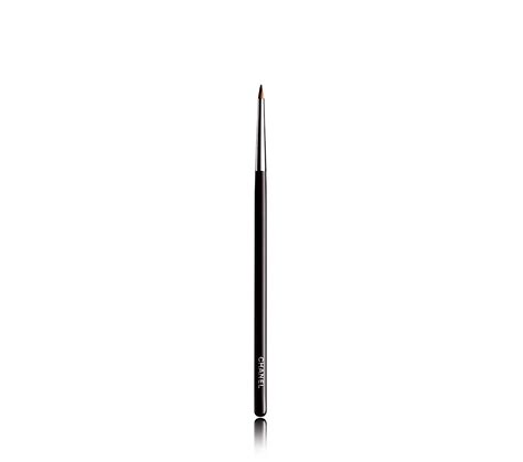 chanel water brush|Chanel ultra fine eyeliner brush.